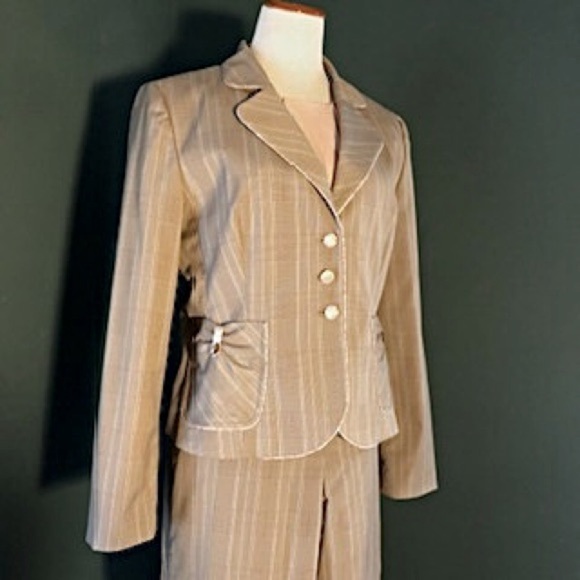 Signature pink and tan suit, pink ribbons and trim , lace buttons - Picture 2 of 14